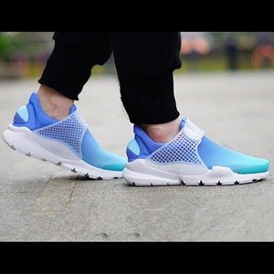 Nike sock dart blue green gradient